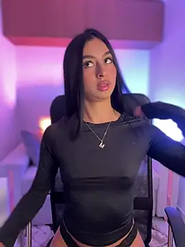 Snapshot of maddy_bronw_ chatting on January 2025 11:25:01 PM maddy bronw online show from January 2025 11:25:01 PM