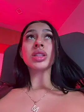 Snapshot of maddy_bronw_ chatting on February 2025 02:37:01 AM maddy bronw online show from February 2025 02:37:01 AM