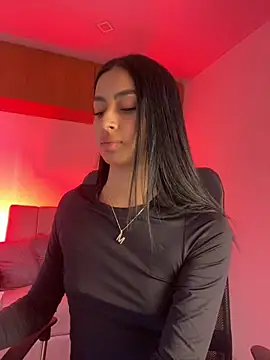 Snapshot of maddy_bronw_ chatting on February 2025 09:39:02 PM maddy bronw online show from February 2025 09:39:02 PM