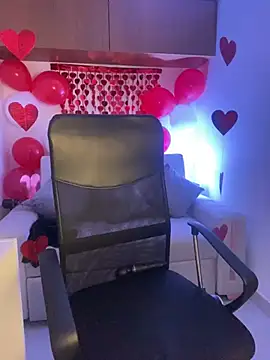 Snapshot of maddy_bronw_ chatting on February 2025 03:01:01 AM maddy bronw online show from February 2025 03:01:01 AM