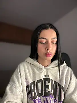 Snapshot of maddy_bronw_ chatting on February 2025 12:04:02 AM maddy bronw online show from February 2025 12:04:02 AM