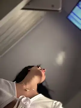 Snapshot of maddy_bronw_ chatting on March 2025 05:44:01 AM maddy bronw online show from March 2025 05:44:01 AM