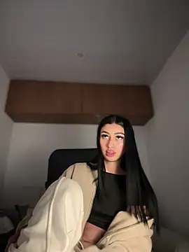 Snapshot of maddy_bronw_ chatting on March 2025 06:37:01 AM maddy bronw online show from March 2025 06:37:01 AM