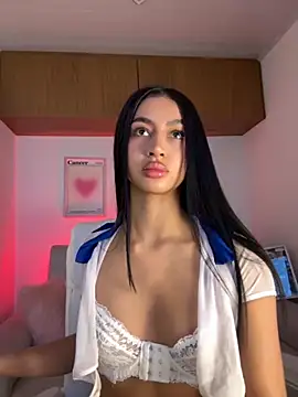 Snapshot of maddy_bronw_ chatting on September 2025 10:21:02 PM maddy bronw online show from September 2025 10:21:02 PM