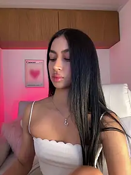 Snapshot of maddy_bronw_ chatting on September 2025 10:32:02 PM maddy bronw online show from September 2025 10:32:02 PM