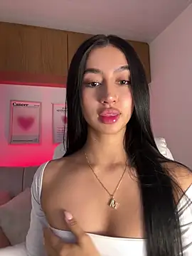 Snapshot of maddy_bronw_ chatting on September 2025 11:18:01 PM maddy bronw online show from September 2025 11:18:01 PM