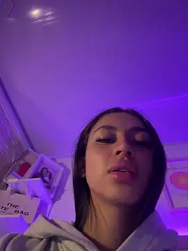 Snapshot of maddy_bronw_ chatting on November 2025 10:29:02 PM maddy bronw online show from November 2025 10:29:02 PM