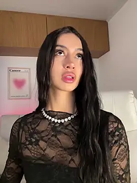 Snapshot of maddy_bronw_ chatting on November 2025 10:33:02 PM maddy bronw online show from November 2025 10:33:02 PM