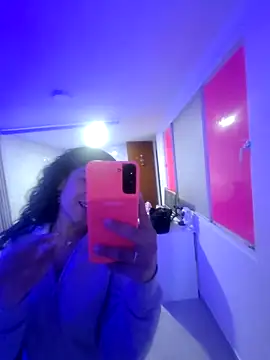 NINA 18 YEARS online show from November 2025 08:00:01 PM