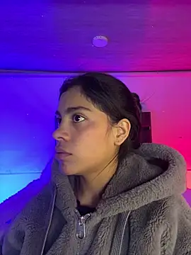 NINA 18 YEARS online show from January 2026 10:57:02 PM