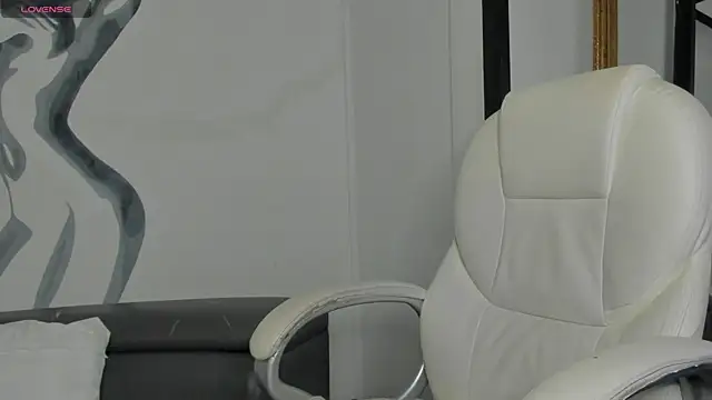 Snapshot of TinaJonnes_ chatting on March 2025 08:52:01 AM TinaJonnes online show from March 2025 08:52:01 AM