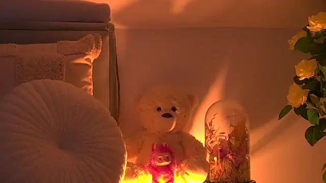 Snapshot of AngeliqueSkye chatting on October 2025 04:07:02 AM AngeliqueSkye online show from October 2025 04:07:02 AM