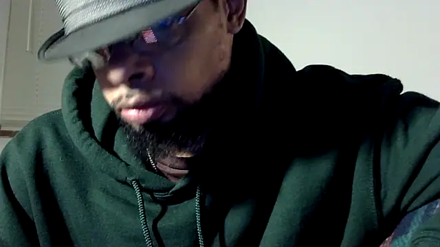 Snapshot of WhiskeyWood_DuhGOD chatting on February 2025 02:22:02 AM WhiskeyWood DuhGOD online show from February 2025 02:22:02 AM