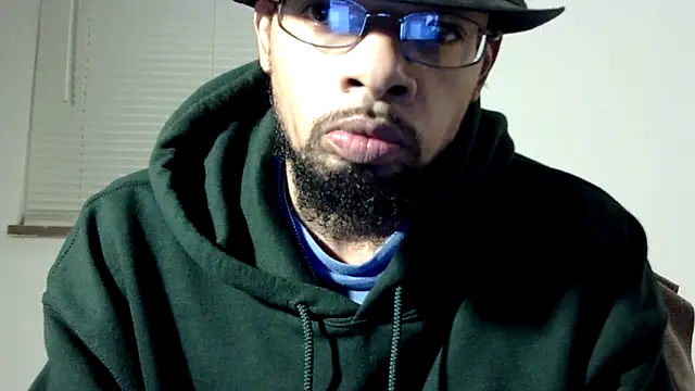 Snapshot of WhiskeyWood_DuhGOD chatting on February 2025 02:35:01 AM WhiskeyWood DuhGOD online show from February 2025 02:35:01 AM