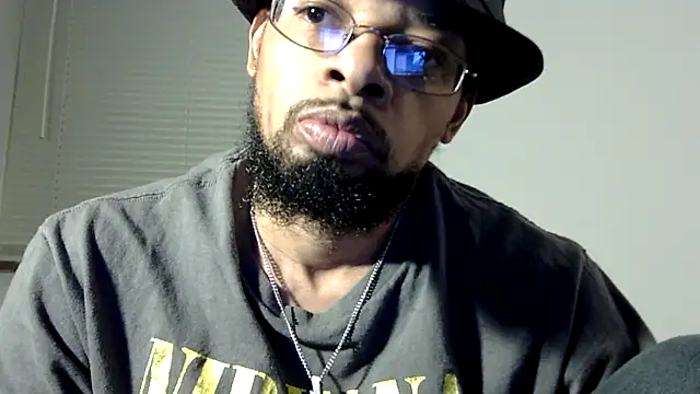 Snapshot of WhiskeyWood_DuhGOD chatting on February 2025 02:25:01 AM WhiskeyWood DuhGOD online show from February 2025 02:25:01 AM