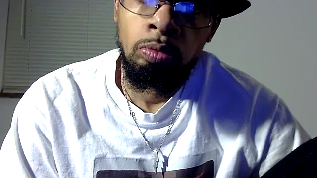 Snapshot of WhiskeyWood_DuhGOD chatting on March 2025 02:17:01 AM WhiskeyWood DuhGOD online show from March 2025 02:17:01 AM