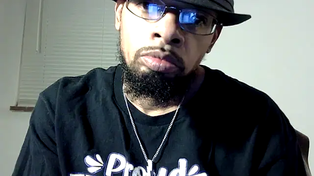 Snapshot of WhiskeyWood_DuhGOD chatting on March 2025 02:19:02 AM WhiskeyWood DuhGOD online show from March 2025 02:19:02 AM