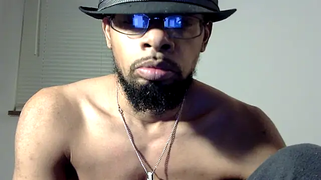 Snapshot of WhiskeyWood_DuhGOD chatting on March 2025 01:26:02 AM WhiskeyWood DuhGOD online show from March 2025 01:26:02 AM