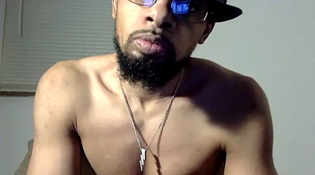 Snapshot of WhiskeyWood_DuhGOD chatting on March 2025 01:59:01 AM WhiskeyWood DuhGOD online show from March 2025 01:59:01 AM