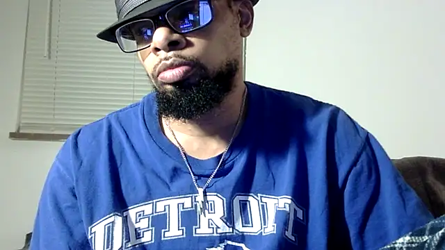 Snapshot of WhiskeyWood_DuhGOD chatting on October 2025 01:28:01 AM WhiskeyWood DuhGOD online show from October 2025 01:28:01 AM