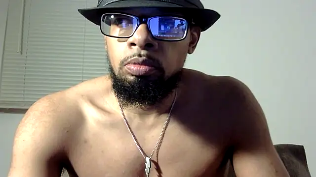 Snapshot of WhiskeyWood_DuhGOD chatting on October 2025 01:06:01 AM WhiskeyWood DuhGOD online show from October 2025 01:06:01 AM