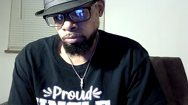 Snapshot of WhiskeyWood_DuhGOD chatting on October 2025 01:17:01 AM WhiskeyWood DuhGOD online show from October 2025 01:17:01 AM