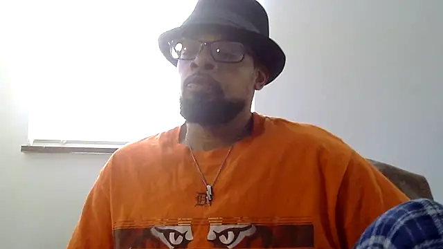 Snapshot of WhiskeyWood_DuhGOD chatting on November 2025 05:14:01 PM WhiskeyWood DuhGOD online show from November 2025 05:14:01 PM