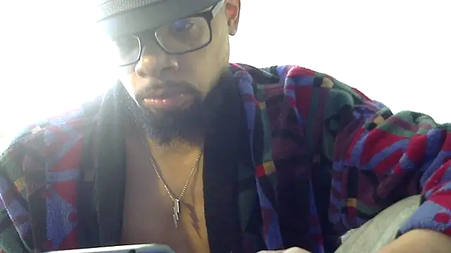 Snapshot of WhiskeyWood_DuhGOD chatting on January 2026 05:18:01 PM WhiskeyWood DuhGOD online show from January 2026 05:18:01 PM