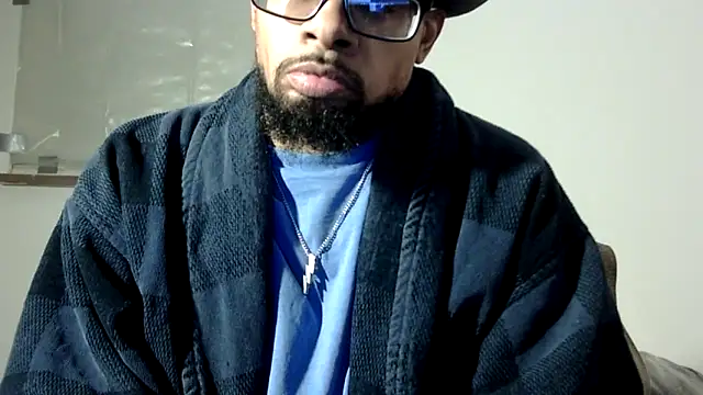 Snapshot of WhiskeyWood_DuhGOD chatting on January 2026 01:43:02 AM WhiskeyWood DuhGOD online show from January 2026 01:43:02 AM