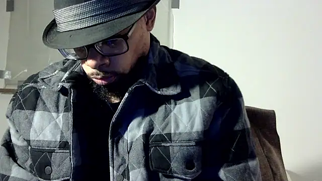 Snapshot of WhiskeyWood_DuhGOD chatting on January 2026 02:15:01 AM WhiskeyWood DuhGOD online show from January 2026 02:15:01 AM