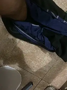 Snapshot of alex-riadh chatting on March 2025 11:46:01 PM alex-riadh online show from March 2025 11:46:01 PM