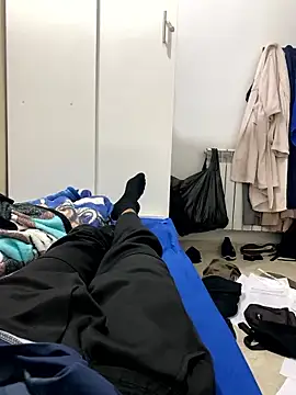 Snapshot of alex-riadh chatting on January 2026 05:16:02 PM alex-riadh online show from January 2026 05:16:02 PM