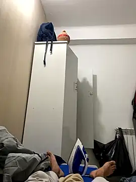 Snapshot of alex-riadh chatting on January 2026 08:47:01 PM alex-riadh online show from January 2026 08:47:01 PM