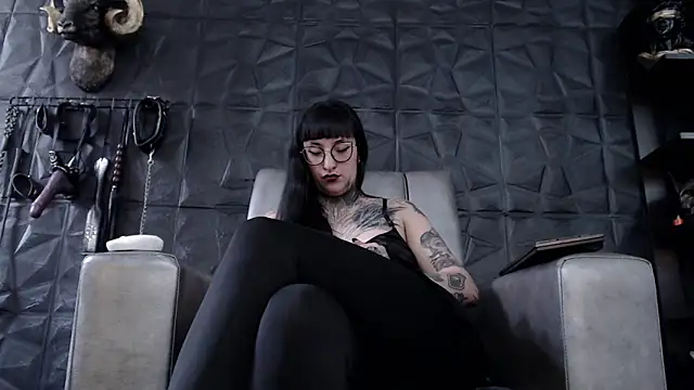 Snapshot of Agata_Darkness chatting on November 2025 08:00:01 PM Agata Darkness online show from November 2025 08:00:01 PM