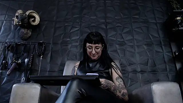 Snapshot of Agata_Darkness chatting on December 2025 09:30:01 PM Agata Darkness online show from December 2025 09:30:01 PM