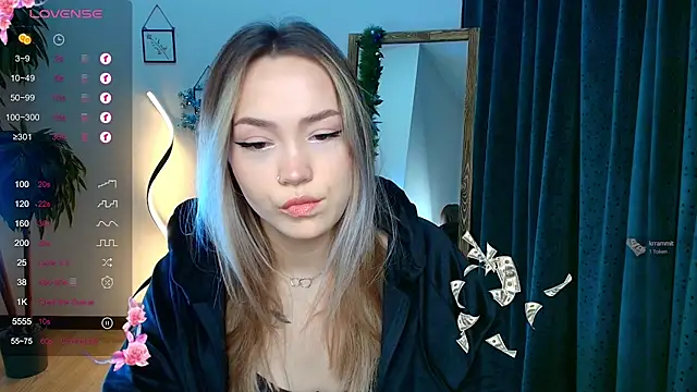 Evia r0se online show from December 2024 08:38:02 AM