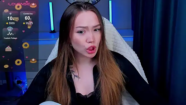 Evia r0se online show from January 2026 06:22:01 PM