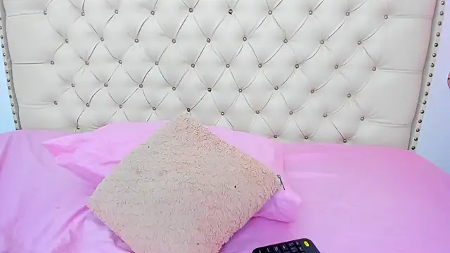 Kim Eli online show from February 2025 07:44:02 PM