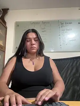 Snapshot of Catherine_summer1 chatting on January 2025 04:08:02 AM Catherine summer1 online show from January 2025 04:08:02 AM