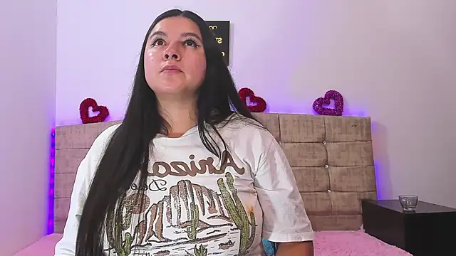 Snapshot of Catherine_summer1 chatting on September 2025 11:40:01 PM Catherine summer1 online show from September 2025 11:40:01 PM