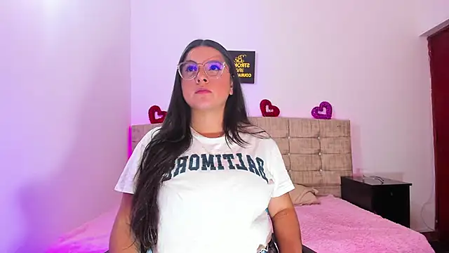 Snapshot of Catherine_summer1 chatting on October 2025 03:39:02 AM Catherine summer1 online show from October 2025 03:39:02 AM