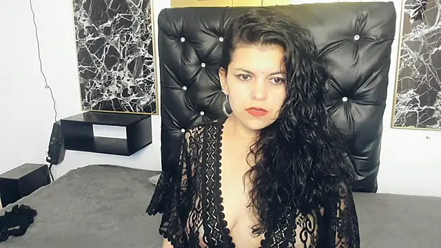 scarlett w0lf online show from January 2025 03:32:01 PM