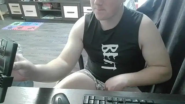 Snapshot of gamblingbum chatting on April 2026 11:08:01 AM gamblingbum online show from April 2026 11:08:01 AM