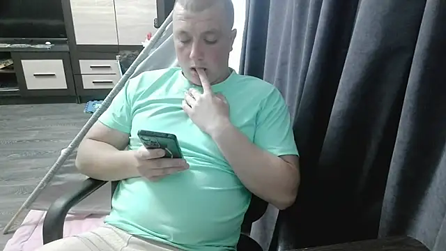 Snapshot of gamblingbum chatting on May 2026 01:17:02 PM gamblingbum online show from May 2026 01:17:02 PM