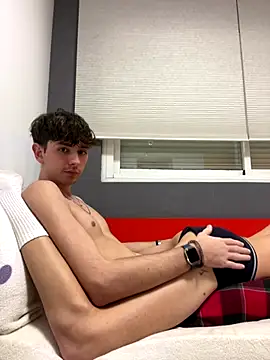 Snapshot of Adriiann__21 chatting on December 2025 10:03:01 PM Adriiann 21 online show from December 2025 10:03:01 PM