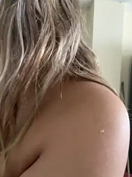 Candy sr online show from February 2026 05:35:01 PM