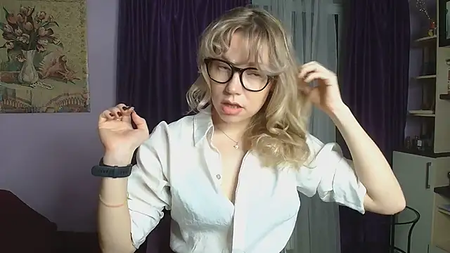 TaylorBre online show from December 2024 01:32:01 PM