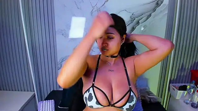venusowen  online show from May 2026 02:01:02 PM