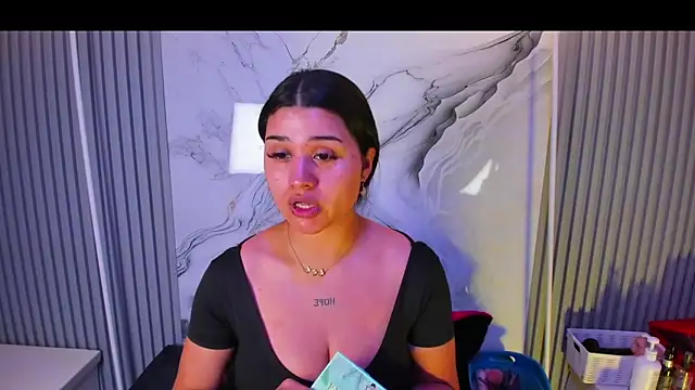 venusowen  online show from May 2026 02:14:02 PM