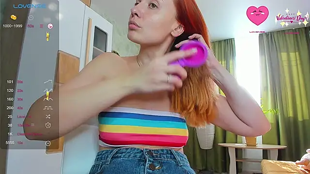 Snapshot of LuxieDelight chatting on February 2025 12:02:02 PM LuxieDelight online show from February 2025 12:02:02 PM